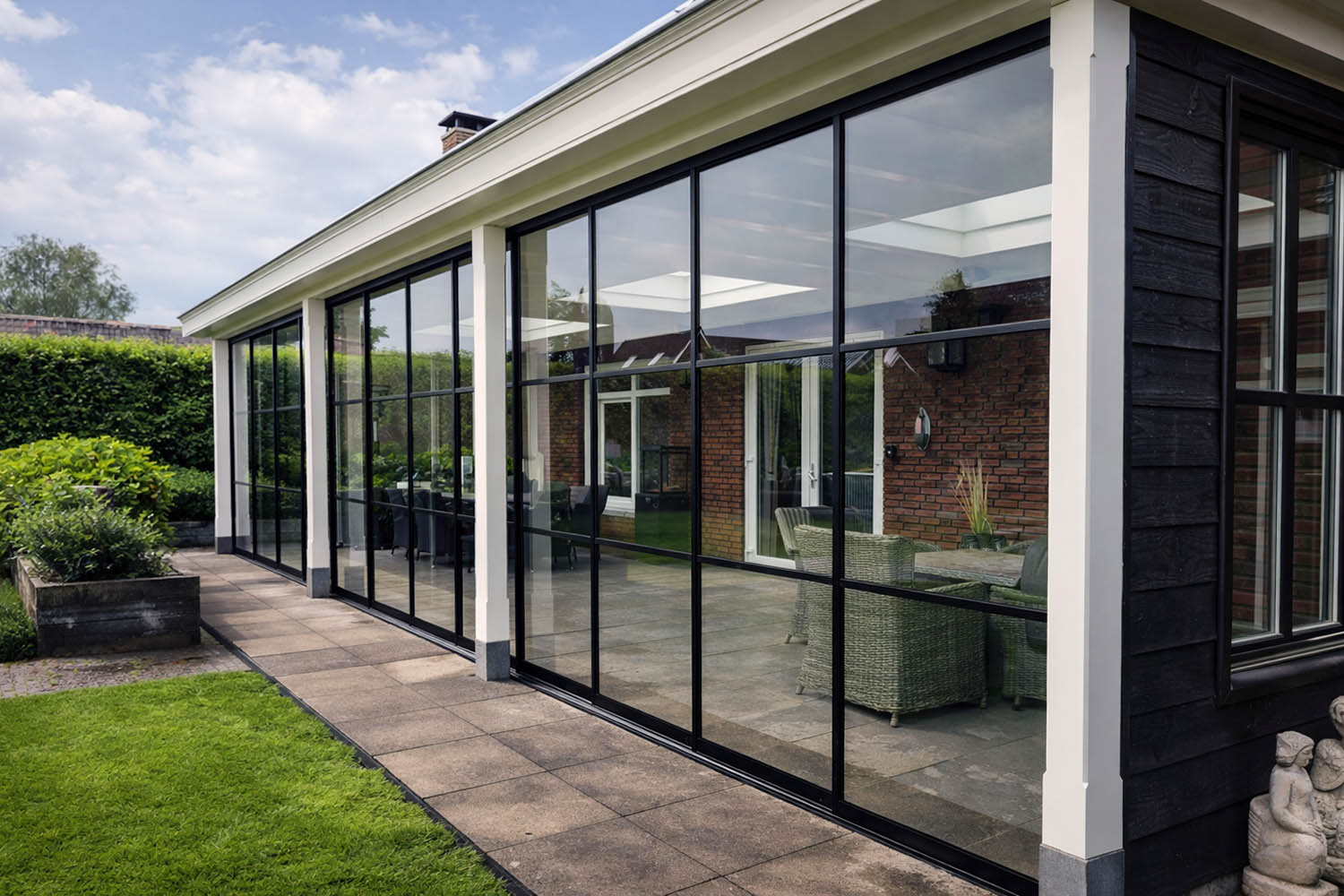 Glazen Schuifdeuren Waddinxveen met vrij zicht op de tuin