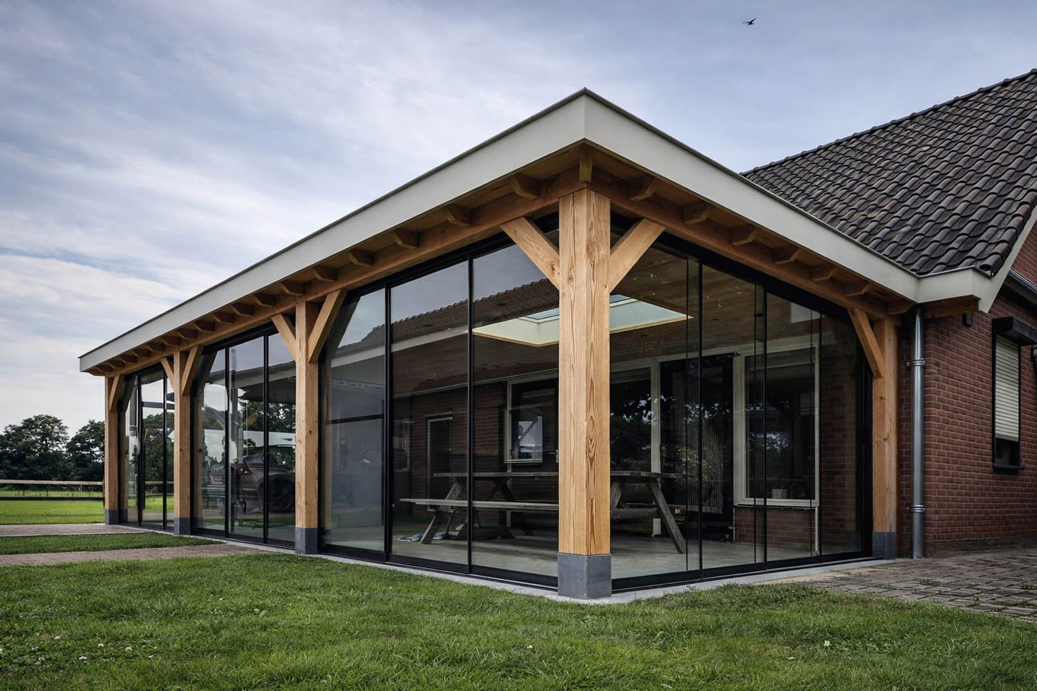 Glazen Schuifdeuren Waddinxveen voor houten overkapping